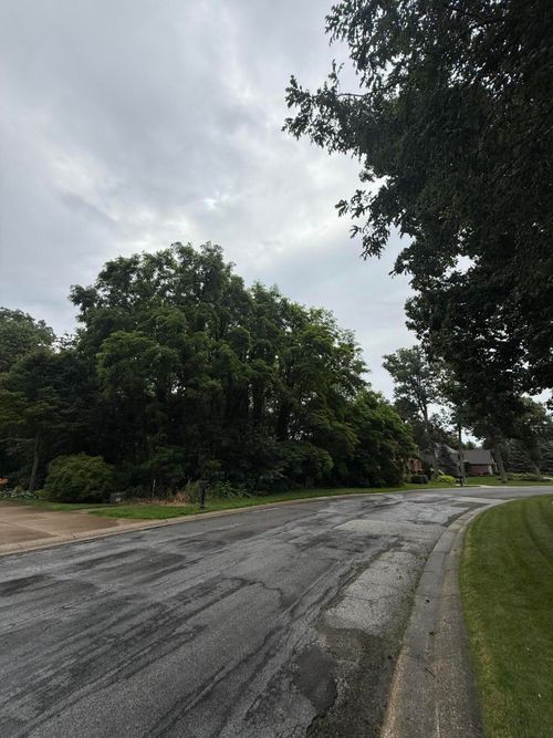 41 Edinburgh St, Valparaiso, IN, 46385 | Card Image