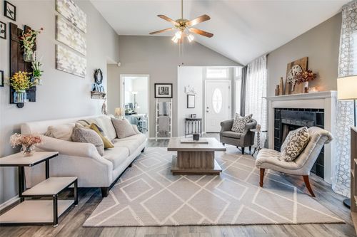 10222 Quest Dr, Frisco, TX, 75035-6713 | Card Image