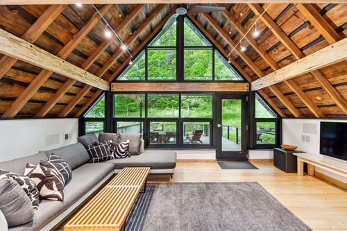 7 North St, Woodstock, VT, 05091-1014 | Card Image