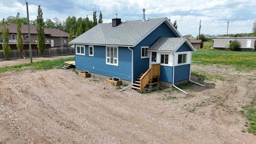 203 3rd St, Mclaughlin, AB, T0B3X0 | Card Image