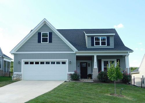 2750 Russlen Dr, Salem, VA, 24153-7374 | Card Image