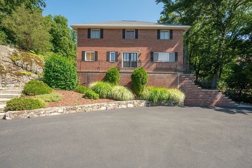 12 Parkway Dr, Saugus, MA, 01906-1957 | Card Image