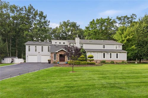1555 Longleaf Dr, Effort, PA, 18330-8058 | Card Image
