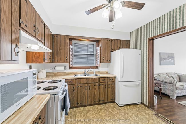 1170 Prado Pl, House other with 3 bedrooms, 1 bathrooms and 2 parking in Windsor ON | Image 9