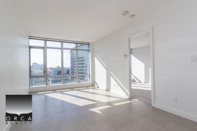 2001 - 1028 Barclay Street, Condo with 1 bedrooms, 0 bathrooms and 1 parking in Vancouver BC | Image 3