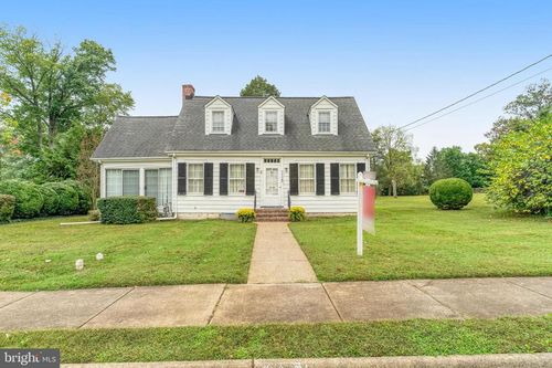 9040 Grant Ave, MANASSAS, VA, 20110-2549 | Card Image