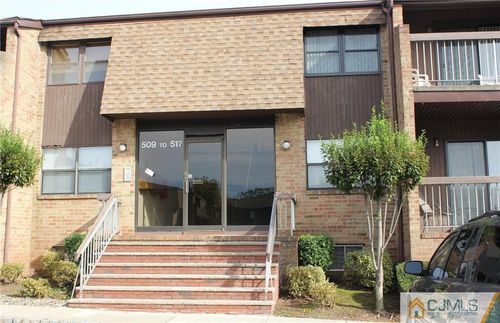 512 Sharon Garden Ct, Woodbridge, NJ, 07095-4327 | Card Image