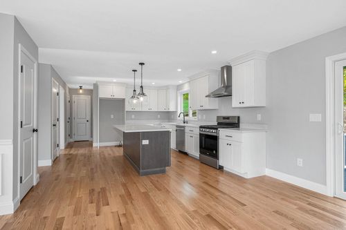 47-59 Thistlewood Dr, Pelham, NH, 03076-3427 | Card Image