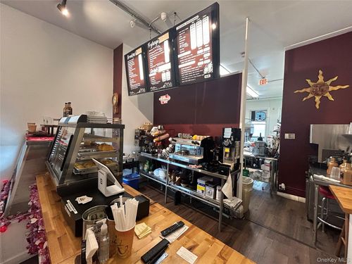 193 Main St, Ossining, NY, 10562-4704 | Card Image