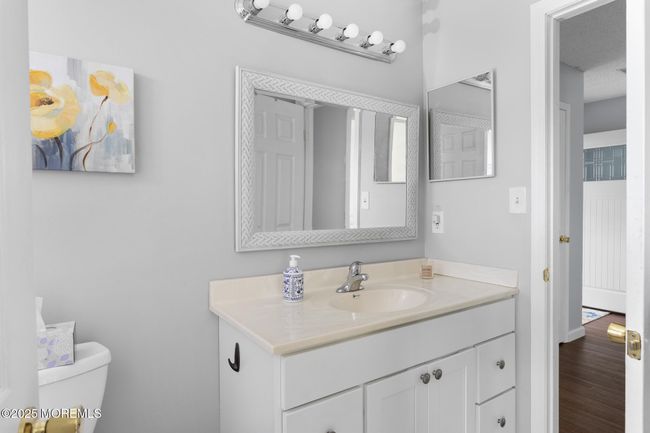 27 Schooners Sq, Condo with 2 bedrooms, 1 bathrooms and null parking in Freehold NJ | Image 19