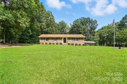 4207 Amanda Dr, Midland, NC, 28107-9717 | Card Image