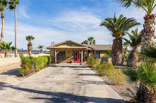 1718 Hilltop Cir, Bullhead City, AZ, 86442-6048 | Card Image