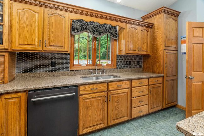 10378 Rock Creek Rd, House other with 5 bedrooms, 5 bathrooms and null parking in Pittsburg IL | Image 15