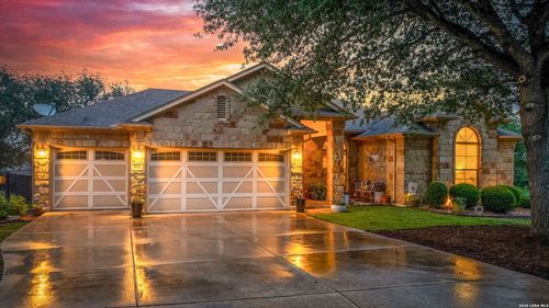 906 San Pedro, New Braunfels, TX, 78132-2908 | Card Image