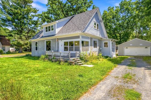 810 Chieftain St, Osceola, WI, 54020-8017 | Card Image