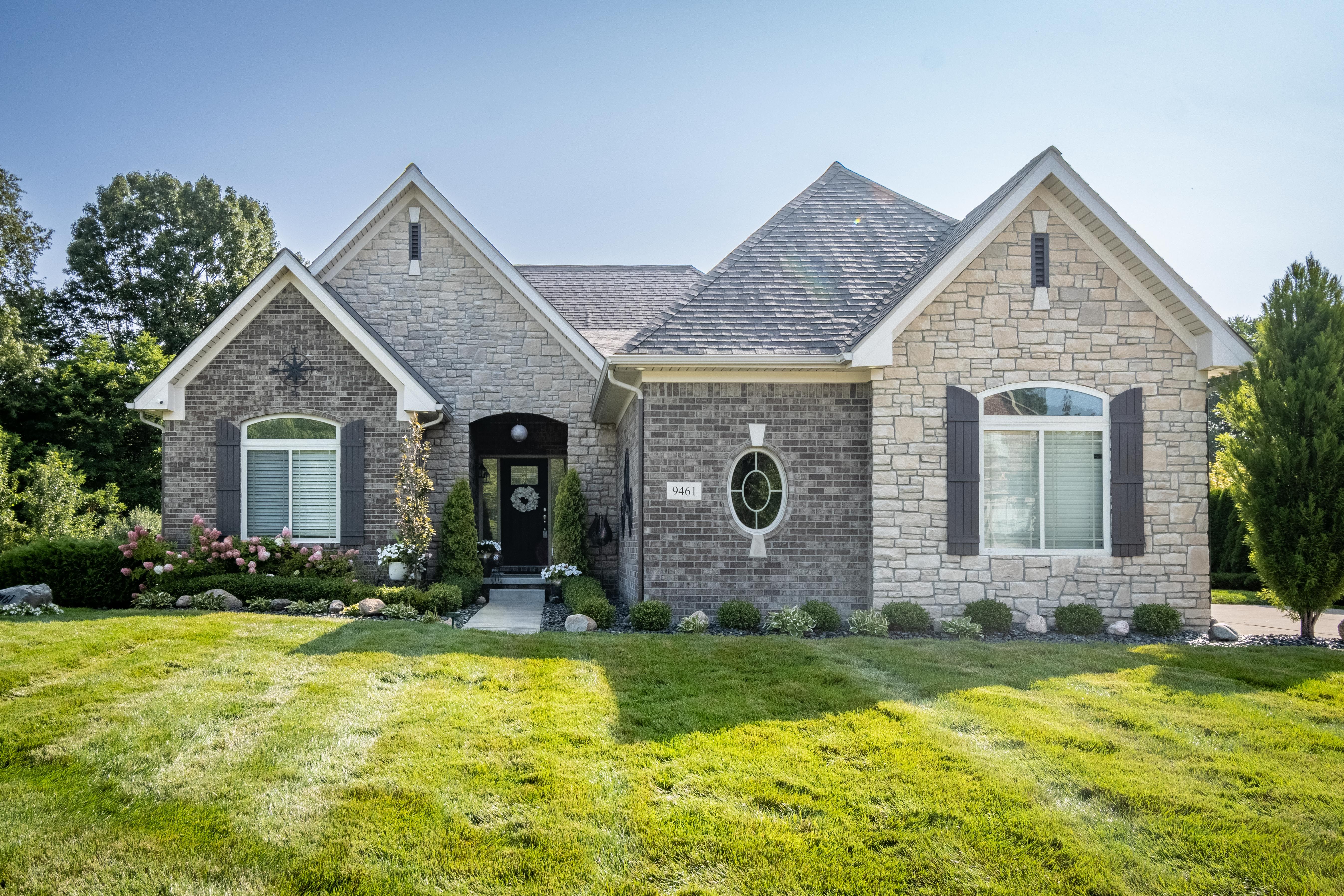 Westwood Cir, Clarkston, MI 48348
