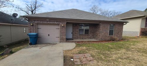 2114 Perry St, Little Rock, AR, 72205-7060 | Card Image