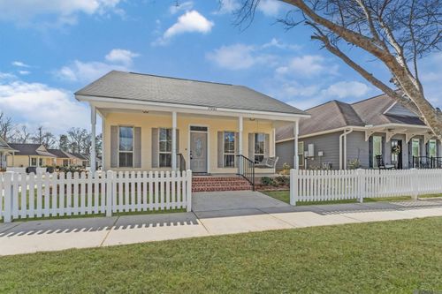 17262 Clear Spring Ave, Greenwell Springs, LA, 70739-5052 | Card Image