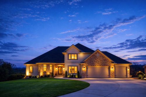 S62W28195 Ridge Valley Rd, Waukesha, WI, 53189-5612 | Card Image