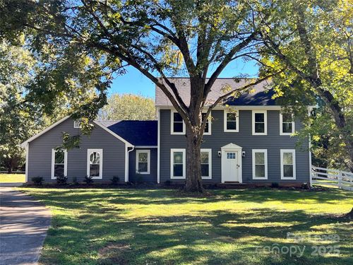 7901 Saddleview Ct, Charlotte, NC, 28215-9316 | Card Image