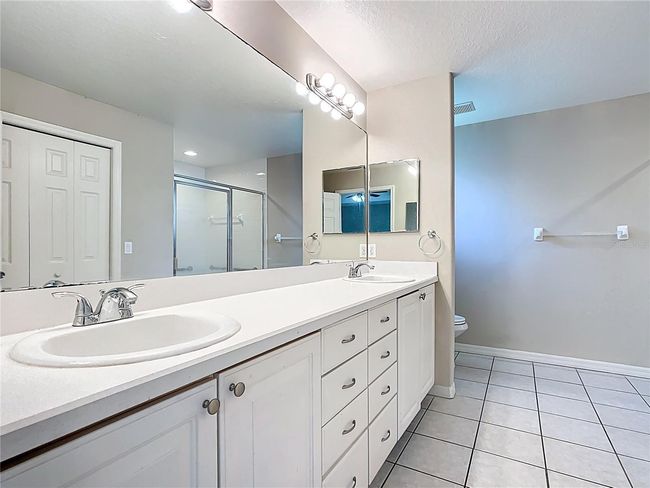 Primary Bathroom | Image 17