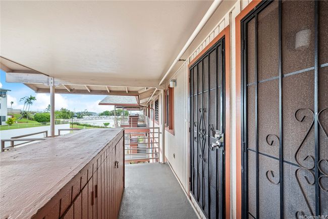 Entry way with Storage locker. | Image 9