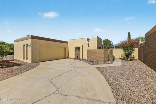 8961 E Linden St, Tucson, AZ, 85715-5577 | Card Image