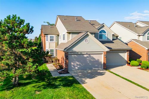 18632 Hilltop Dr, Riverview, MI, 48193-1801 | Card Image