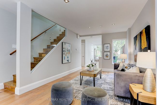 14 Marion St, House attached with 3 bedrooms, 3 bathrooms and null parking in Toronto ON | Image 11