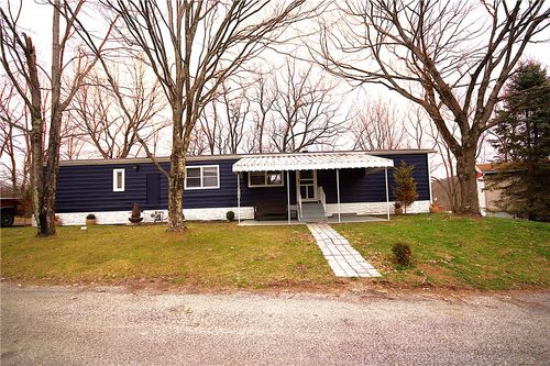 122 Woodland Dr, Tarentum, PA, 15084-2332 | Card Image