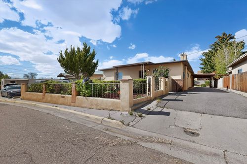 727 Columbia St, Santa Fe, NM, 87505-4004 | Card Image