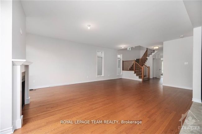 240 Trollius Way, House other with 6 bedrooms, 4 bathrooms and 4 parking in Gloucester ON | Image 6