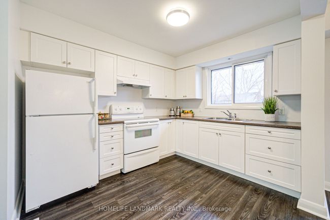 489 Lancelot Cres, House attached with 4 bedrooms, 2 bathrooms and 3 parking in Oshawa ON | Image 12