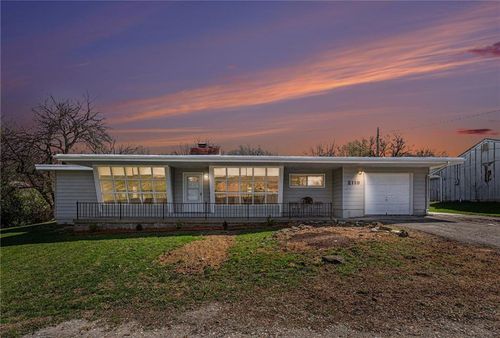 2119 S Lees Summit Rd, Independence, MO, 64050-4883 | Card Image