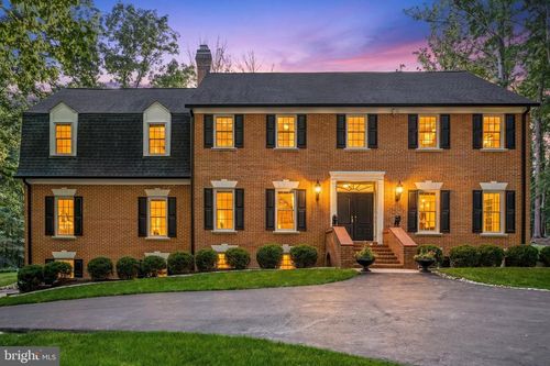 8018 Eddy Bend Trl, Fairfax Station, VA, 22039-2505 | Card Image