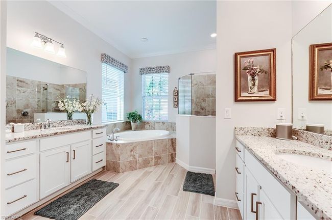Master Bathroom | Image 33
