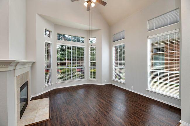 11517 Chaucer Dr, House other with 3 bedrooms, 3 bathrooms and null parking in Frisco TX | Image 5