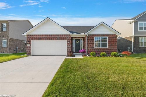 23845 Shadow Woods Ave, Macomb, MI, 48042-6075 | Card Image