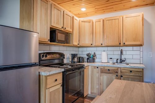 429 West Ave, Mauston, WI, 53948-1530 | Card Image