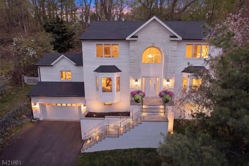 8 Clearview Rd, Springfield, NJ, 07081-3703 | Card Image