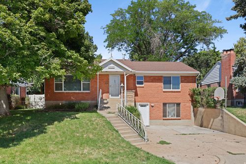 3068 Circle Way, Ogden, UT, 84403-0906 | Card Image
