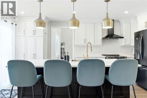 2 Caledonia Ave, Caledonia, ON, N3W2L1 | Card Image