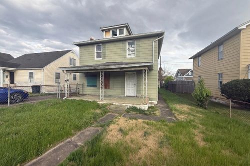 3302 Waverly Rd, Huntington, WV, 25704-2713 | Card Image