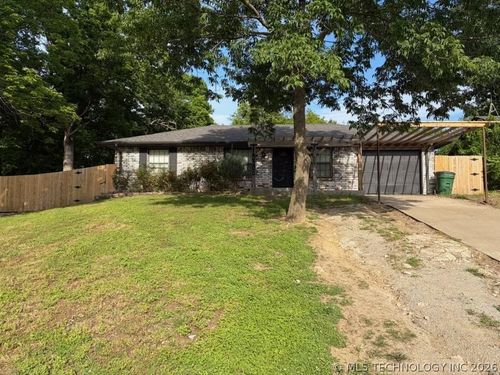 13205 Ash St, Claremore, OK, 74017-0747 | Card Image