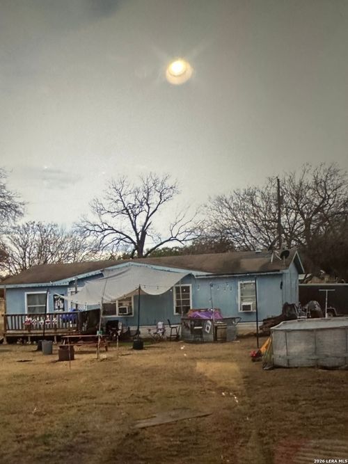 906 El Paso St, Sabinal, TX, 78881 | Card Image