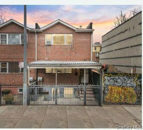 1101 Greene Ave, Brooklyn, NY, 11221-3803 | Card Image