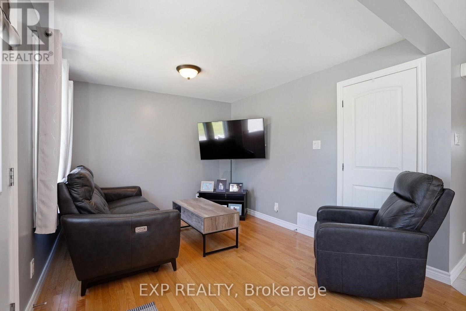 Residential in Clarence-Rockland 4