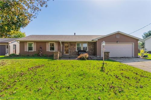 5601 London Dr, Austintown, OH, 44515-4151 | Card Image