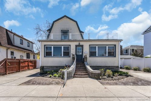 414 E Olive St, Long Beach, NY, 11561-3607 | Card Image