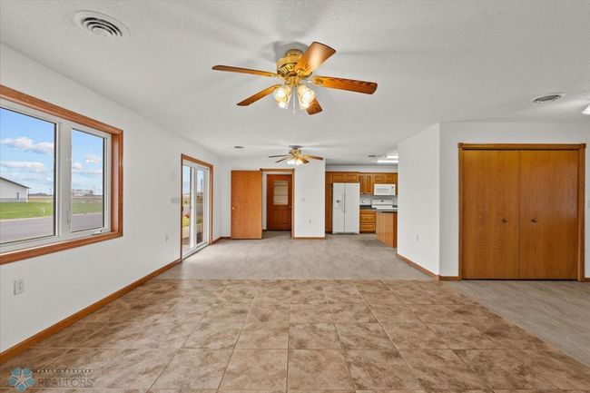 Dining Room/Living Room | Image 13